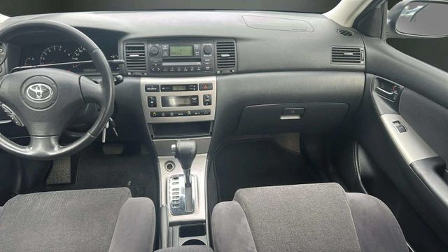 Fahrzeugabbildung Toyota Corolla 1.6 Linea Sol AUTOMATIK+EINPARKHILFE