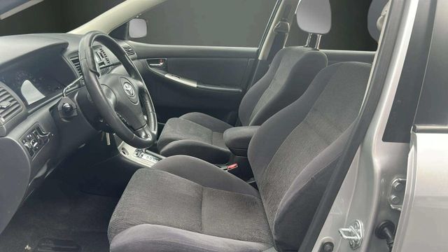 Fahrzeugabbildung Toyota Corolla 1.6 Linea Sol AUTOMATIK+EINPARKHILFE