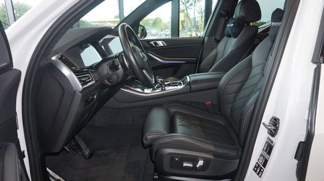 Fahrzeugabbildung BMW X5 X5 xDrive 30d M Sport 7-Sitzer HUD Pano