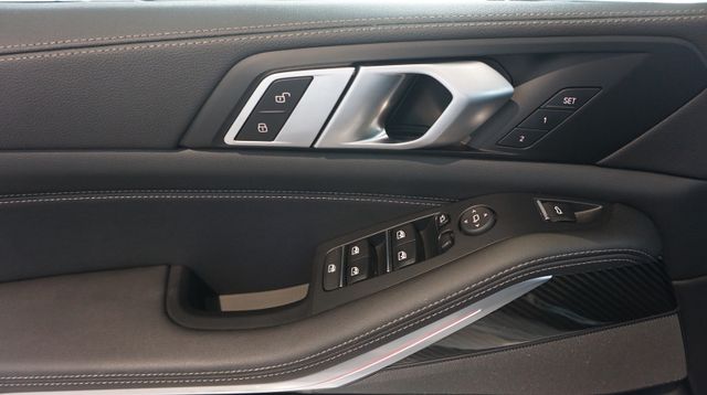Fahrzeugabbildung BMW X5 X5 xDrive 30d M Sport 7-Sitzer HUD Pano