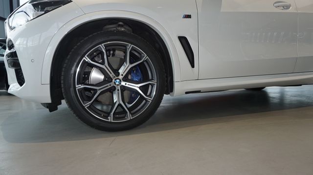 Fahrzeugabbildung BMW X5 X5 xDrive 30d M Sport 7-Sitzer HUD Pano