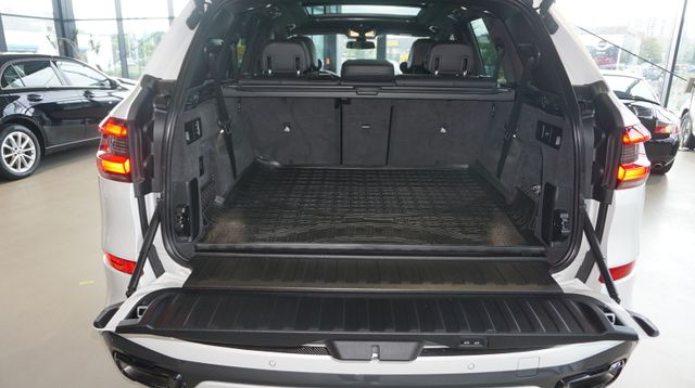 Fahrzeugabbildung BMW X5 X5 xDrive 30d M Sport 7-Sitzer HUD Pano