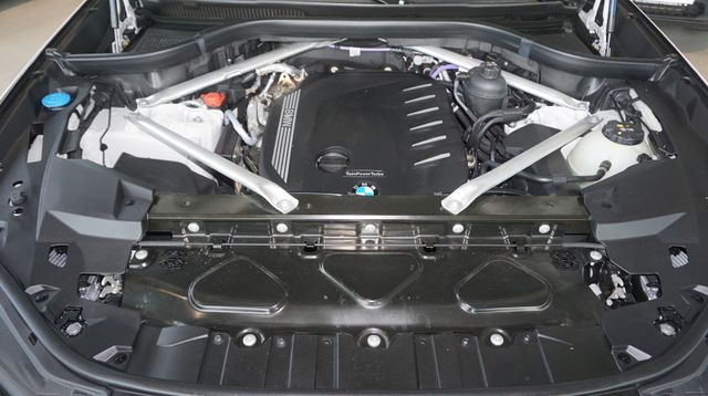 Fahrzeugabbildung BMW X5 X5 xDrive 30d M Sport 7-Sitzer HUD Pano
