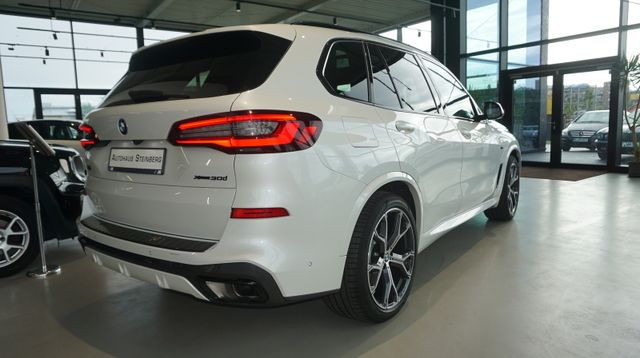 Fahrzeugabbildung BMW X5 X5 xDrive 30d M Sport 7-Sitzer HUD Pano