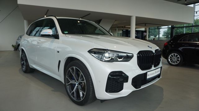 Fahrzeugabbildung BMW X5 X5 xDrive 30d M Sport 7-Sitzer HUD Pano
