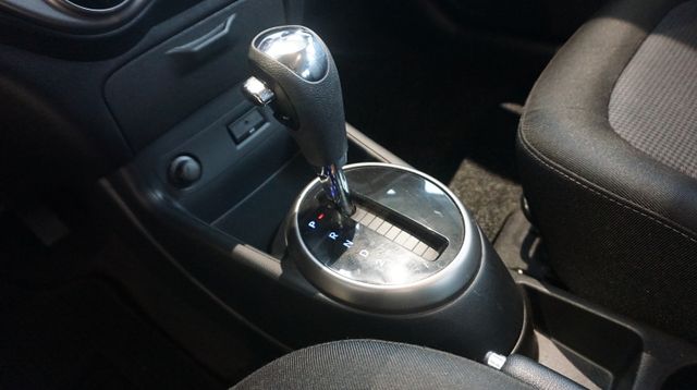 Fahrzeugabbildung Hyundai i20 AUTOMATIK+1. HAND+ EINPARKHILFE Style