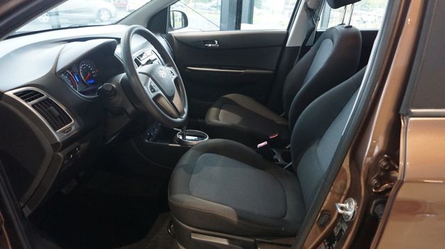 Fahrzeugabbildung Hyundai i20 AUTOMATIK+1. HAND+ EINPARKHILFE Style