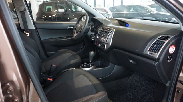 Fahrzeugabbildung Hyundai i20 AUTOMATIK+1. HAND+ EINPARKHILFE Style