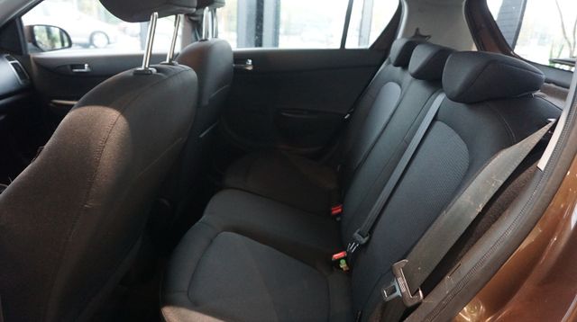 Fahrzeugabbildung Hyundai i20 AUTOMATIK+1. HAND+ EINPARKHILFE Style