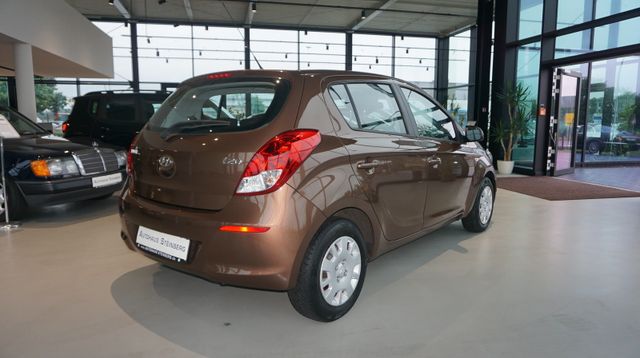 Fahrzeugabbildung Hyundai i20 AUTOMATIK+1. HAND+ EINPARKHILFE Style