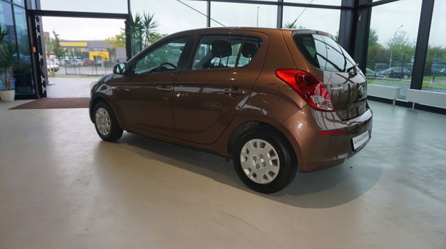 Fahrzeugabbildung Hyundai i20 AUTOMATIK+1. HAND+ EINPARKHILFE Style