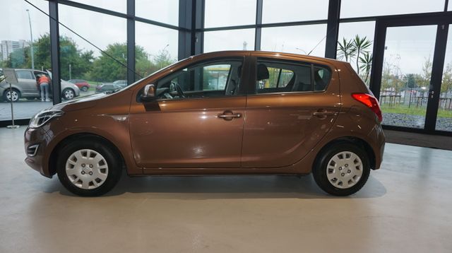 Fahrzeugabbildung Hyundai i20 AUTOMATIK+1. HAND+ EINPARKHILFE Style