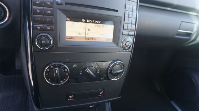 Fahrzeugabbildung Mercedes-Benz A 160 AUTOMATIK+SITZHEIZUNG+TEMPOMAT+PDC