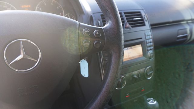 Fahrzeugabbildung Mercedes-Benz A 160 AUTOMATIK+SITZHEIZUNG+TEMPOMAT+PDC