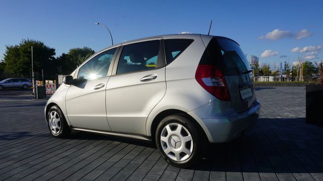 Fahrzeugabbildung Mercedes-Benz A 160 AUTOMATIK+SITZHEIZUNG+TEMPOMAT+PDC