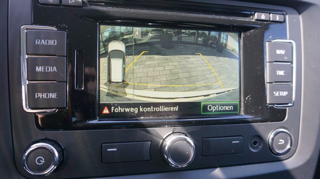 Fahrzeugabbildung Skoda Yeti AUTOMATIK+NAVIGATION+ALLRAD+SHZ+TEMPO Elega