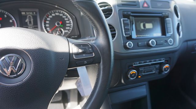 Fahrzeugabbildung Volkswagen Golf VI Plus AUTOMATIK+NAVIGATION+SHZ+PDC Life