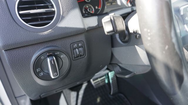 Fahrzeugabbildung Volkswagen Golf VI Plus AUTOMATIK+SITZHEIZUNG+TEMPOMAT+PDC