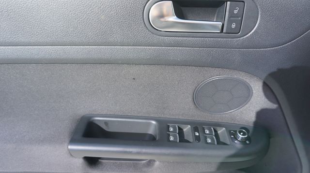 Fahrzeugabbildung Volkswagen Golf VI Plus AUTOMATIK+SITZHEIZUNG+TEMPOMAT+PDC