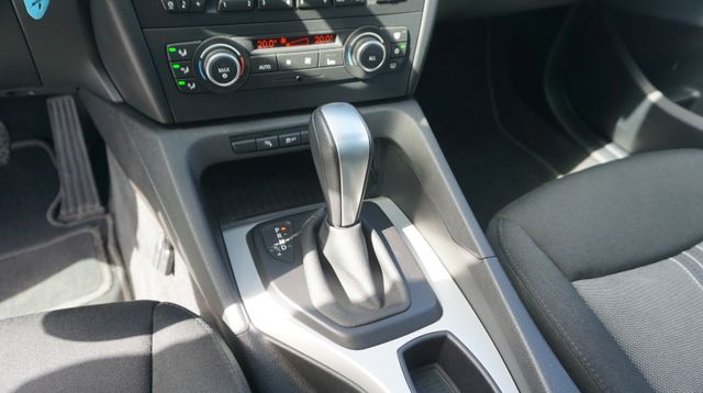 Fahrzeugabbildung BMW X1 AUTOMATIK+PANORAMADACH+KAMERA+NAVI