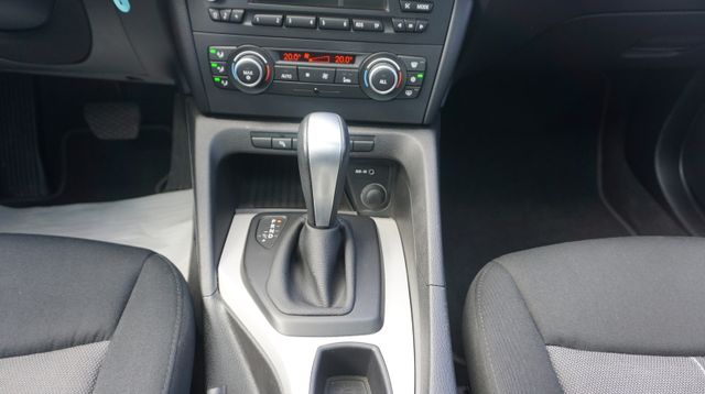 Fahrzeugabbildung BMW X1 AUTOMATIK+PANORAMADACH+KAMERA+NAVI