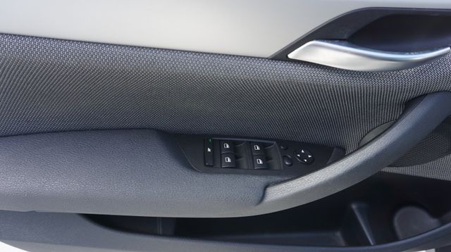 Fahrzeugabbildung BMW X1 AUTOMATIK+PANORAMADACH+KAMERA+NAVI