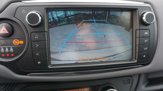 Fahrzeugabbildung Toyota Yaris AUTOMATIK+NAVIGATION+KAMERA+TEMPOMAT Comfo