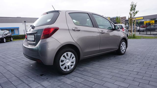 Fahrzeugabbildung Toyota Yaris AUTOMATIK+NAVIGATION+KAMERA+TEMPOMAT Comfo