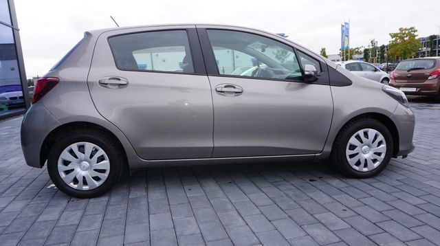 Fahrzeugabbildung Toyota Yaris AUTOMATIK+NAVIGATION+KAMERA+TEMPOMAT Comfo