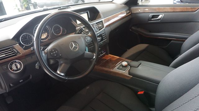 Fahrzeugabbildung Mercedes-Benz E 200 CDI BlueEfficiency AUTOM+NAVI+SHZ+TEMPO