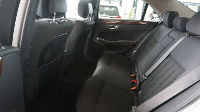 Fahrzeugabbildung Mercedes-Benz E 200 CDI BlueEfficiency AUTOM+NAVI+SHZ+TEMPO