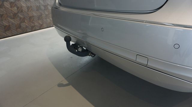 Fahrzeugabbildung Mercedes-Benz E 200 CDI BlueEfficiency AUTOM+NAVI+SHZ+TEMPO