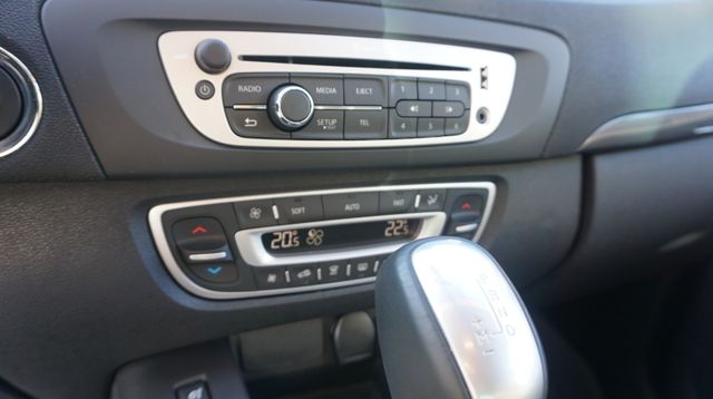 Fahrzeugabbildung Renault Scenic III Limited AUTOMATIK+NAVIGATION+SHZ+PD