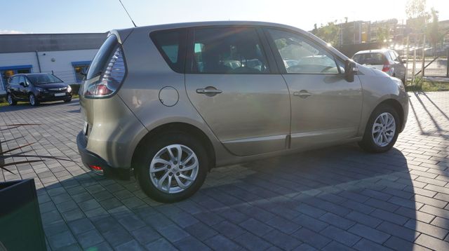 Fahrzeugabbildung Renault Scenic III Limited AUTOMATIK+NAVIGATION+SHZ+PD