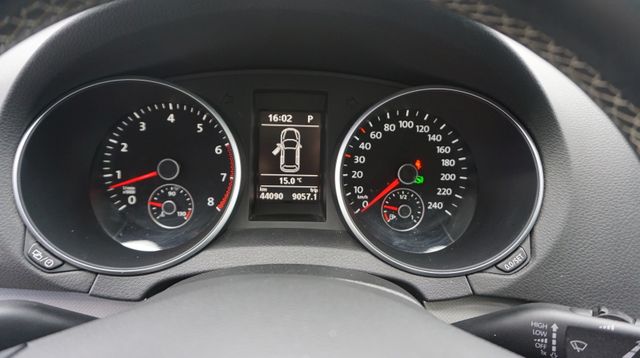 Fahrzeugabbildung Volkswagen Golf Golf VI Match AUTOMATIK+SHZ+TEMPOAT+PDC+