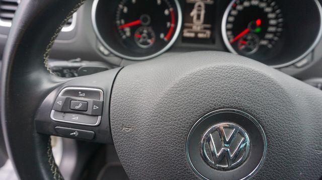 Fahrzeugabbildung Volkswagen Golf Golf VI Match AUTOMATIK+SHZ+TEMPOAT+PDC+
