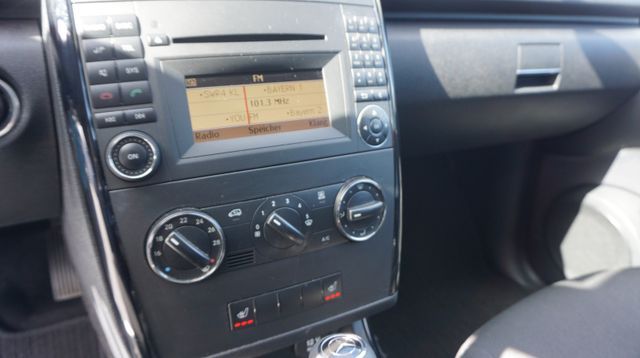 Fahrzeugabbildung Mercedes-Benz A 180 A 180 AUTOMATIK+SITZHEIZUNG+TEMPOMAT+PDC