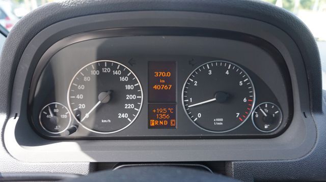 Fahrzeugabbildung Mercedes-Benz A 180 A 180 AUTOMATIK+SITZHEIZUNG+TEMPOMAT+PDC