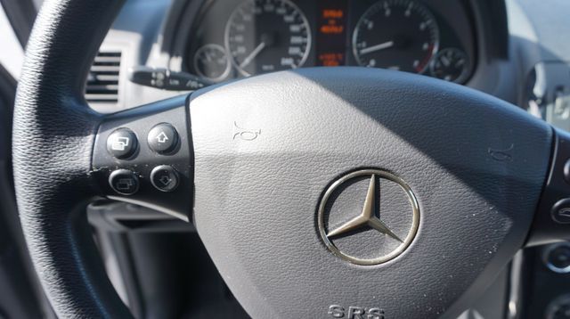 Fahrzeugabbildung Mercedes-Benz A 180 A 180 AUTOMATIK+SITZHEIZUNG+TEMPOMAT+PDC