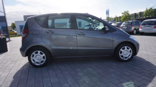 Fahrzeugabbildung Mercedes-Benz A 180 A 180 AUTOMATIK+SITZHEIZUNG+TEMPOMAT+PDC