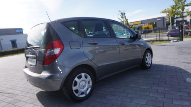 Fahrzeugabbildung Mercedes-Benz A 180 A 180 AUTOMATIK+SITZHEIZUNG+TEMPOMAT+PDC