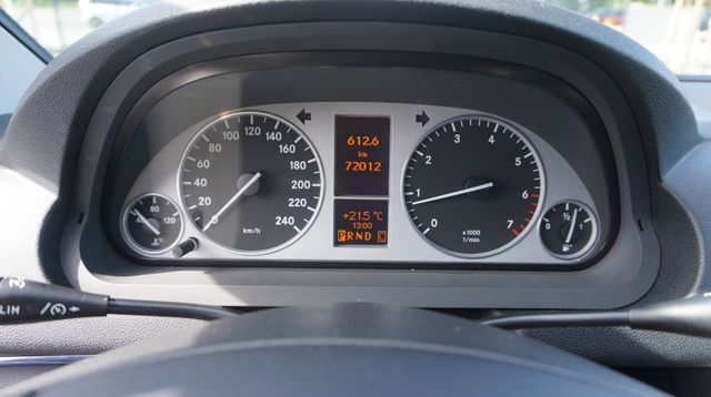 Fahrzeugabbildung Mercedes-Benz B 180 B 180 AUTOMATIK+NAVIGATION+SHZ+TEMPOMAT+