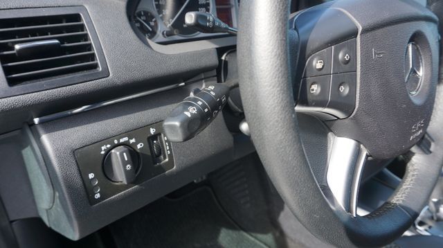 Fahrzeugabbildung Mercedes-Benz B 180 B 180 AUTOMATIK+NAVIGATION+SHZ+TEMPOMAT+