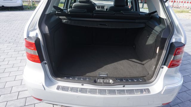 Fahrzeugabbildung Mercedes-Benz B 180 B 180 AUTOMATIK+NAVIGATION+SHZ+TEMPOMAT+