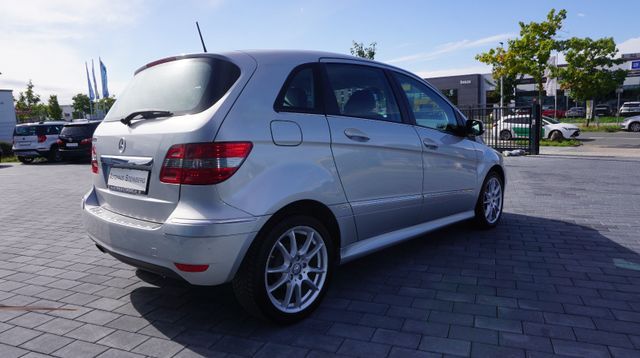 Fahrzeugabbildung Mercedes-Benz B 180 B 180 AUTOMATIK+NAVIGATION+SHZ+TEMPOMAT+