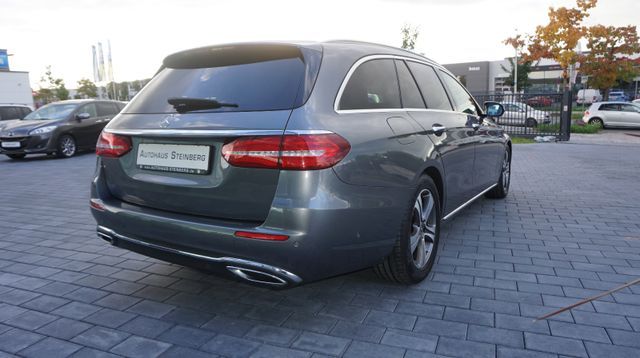 Fahrzeugabbildung Mercedes-Benz E 300 AUTOMATIK+NAVIGATION+SHZ+TEMPOM+XENON E 30