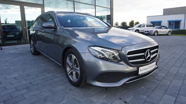 Fahrzeugabbildung Mercedes-Benz E 300 AUTOMATIK+NAVIGATION+SHZ+TEMPOM+XENON E 30