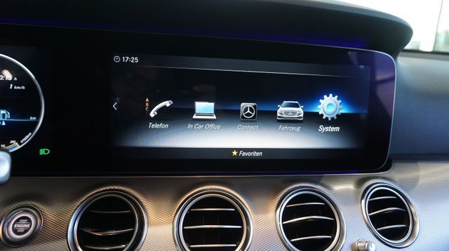 Fahrzeugabbildung Mercedes-Benz E 300 AUTOMATIK+NAVIGATION+SHZ+TEMPOM+XENON E 30