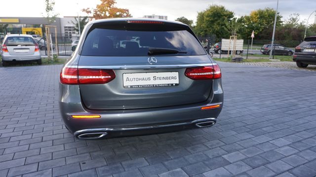 Fahrzeugabbildung Mercedes-Benz E 300 AUTOMATIK+NAVIGATION+SHZ+TEMPOM+XENON E 30