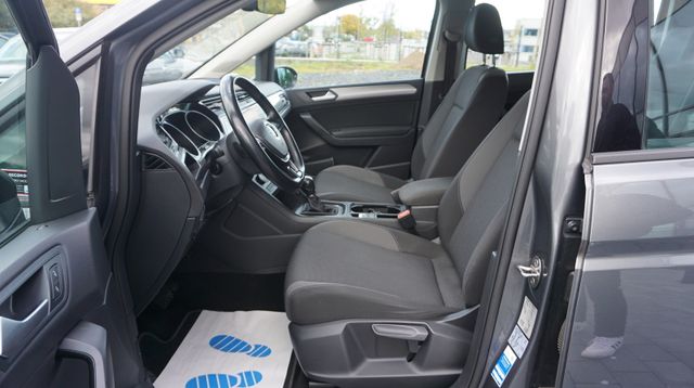 Fahrzeugabbildung Volkswagen Touran AUTOMATIK+NAVI+SHZ+TEMPOMAT Touran Trendl